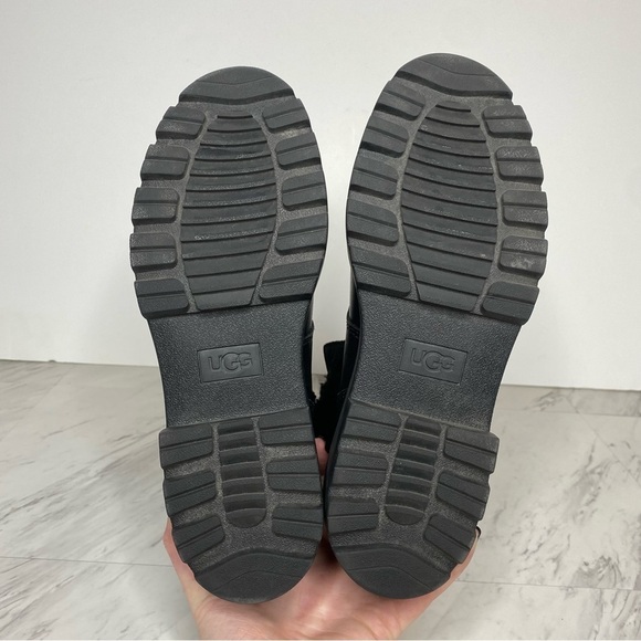 UGG Czeriesa Black Leather Boot 9 1/2 - Picture 14 of 15